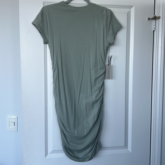 BRAND NEW Aritzia Size Medium Short Sleeve Dress - Picture 4 of 4